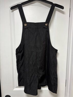NWOT Black High-Waist Short Overalls